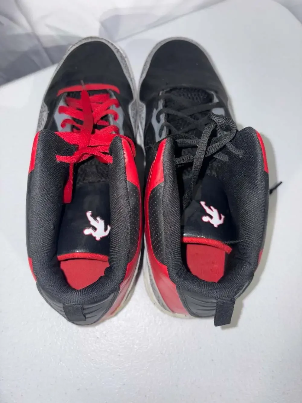AND1 Capital 3.0 Men's Basketball Sneakers, Black/Red with Elephant Print Detail